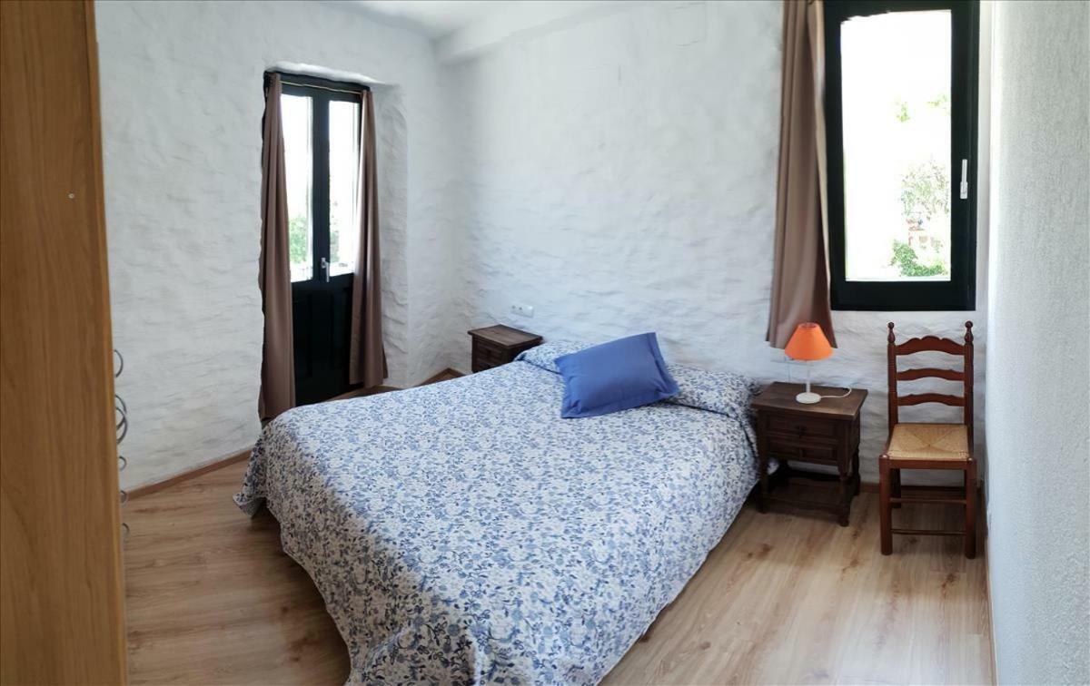 Gengina, Muy Centrico * Cadaqués